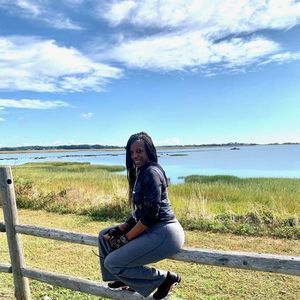 Meet your Posher, Leatha